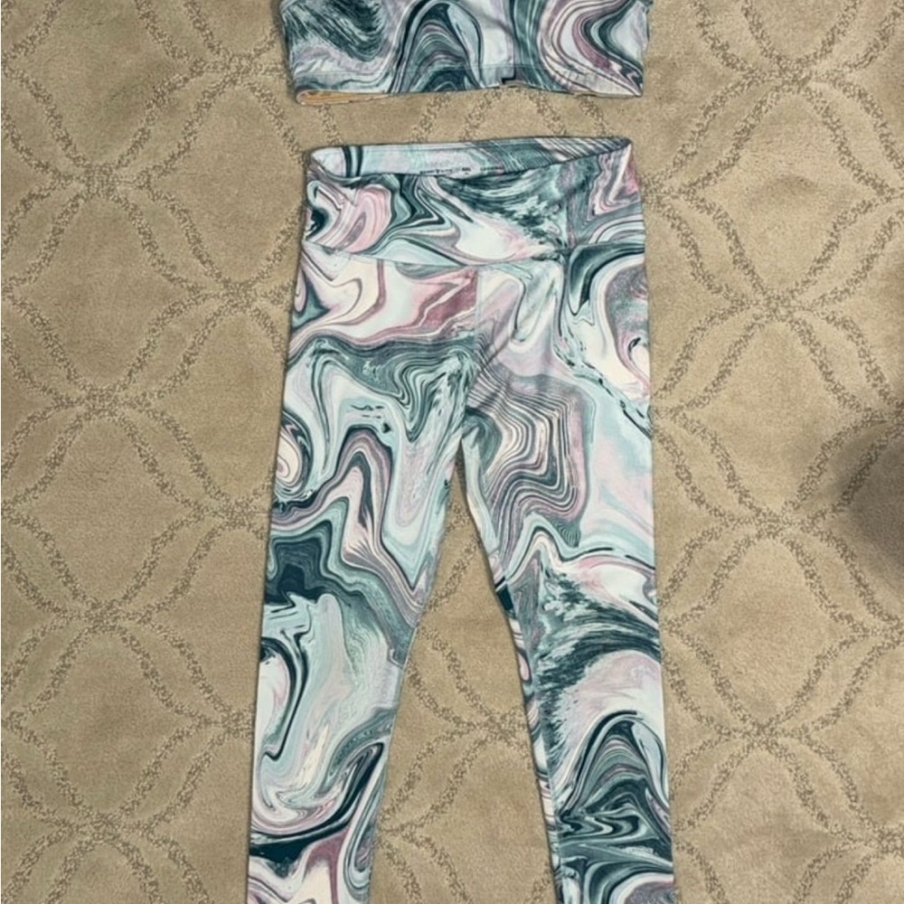 Old Navy Marbled Leggings & sports bra